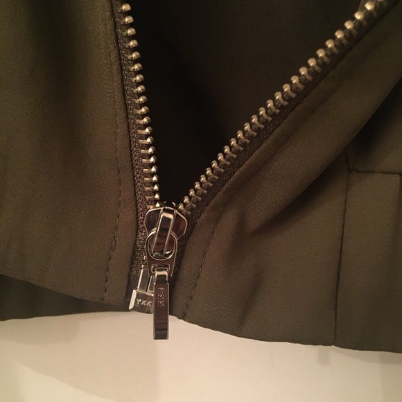 3/$20✨NWT Bomber Jacket - Picture 5 of 6